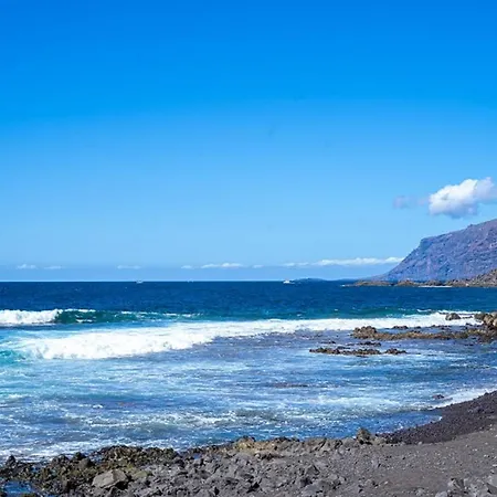 Apartamento One Bedroom Appartement With Sea View Furnished Balcony And Wifi At Santiago Del Teide 1 Km Away From The Beach *